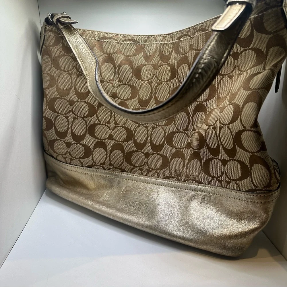 COACH Y2K Signature C Khaki Canvas Gold Leather Shoulder Tote Purse‎